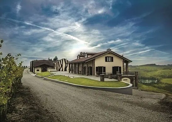 Montalbera, il più grande produttore di Ruchè. La famiglia Morando si dedica da sei generazioni alla viticoltura di alta qualità