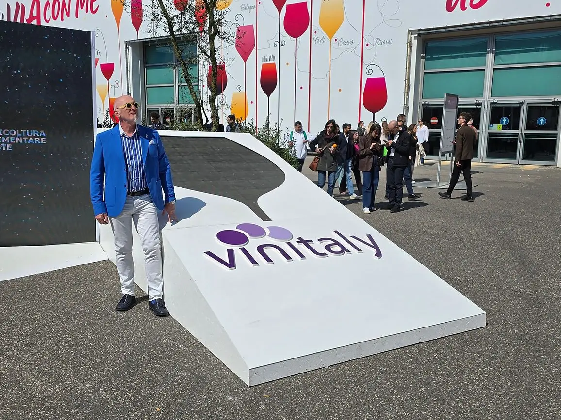 Vinitaly 2025. Dealcolati e cancellazione della realtà. Quello che ho visto. Per i vini andate a leggere i sommelier-che bevono