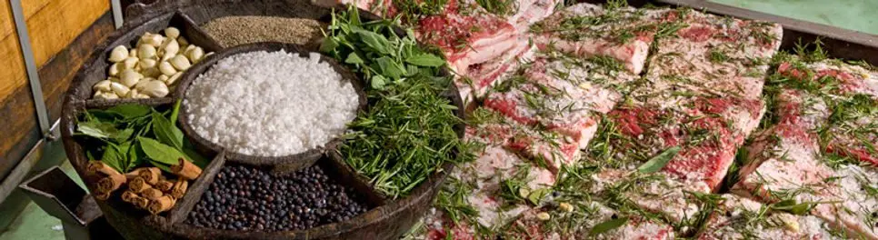 Lard d'Arnad-Stagionato con sale, spezie e aromi di montagna