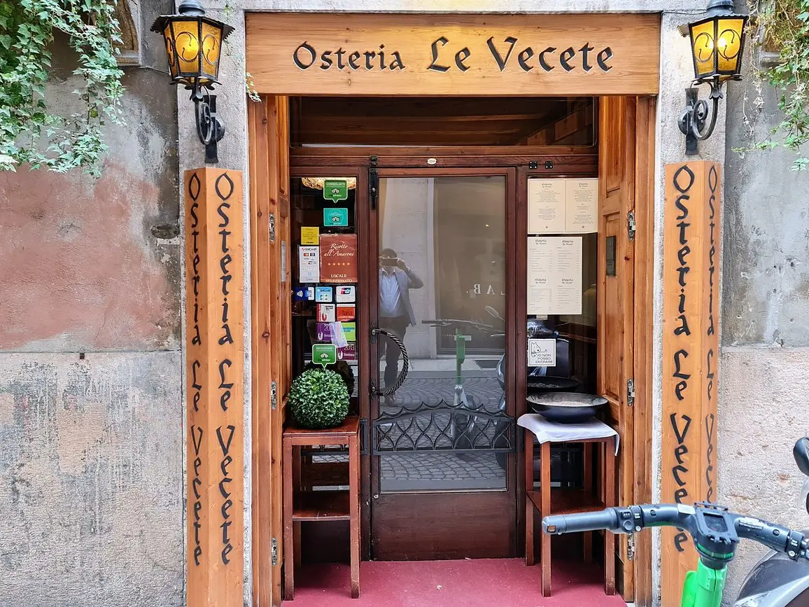A Verona il ristorante Le Vecete in un'atmosfera rarefatta
