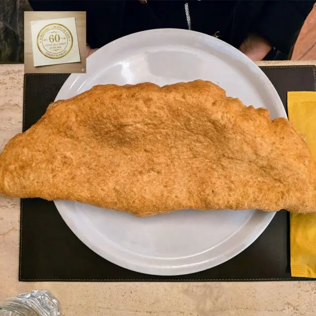 Pizza in Pagella: L’estasi della Pizza Fritta di Donna Sofia a Napoli