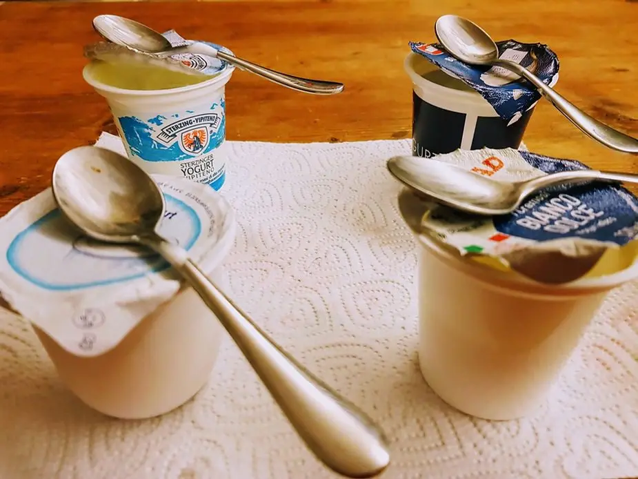 Prova d'assaggio lo Yogurt Bianco acquistato al supermercato