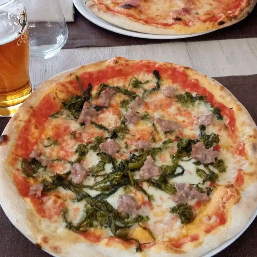 Il peso della gloria: cronache (lievitate) da Carmelo, dove la pizza non si finisce mai