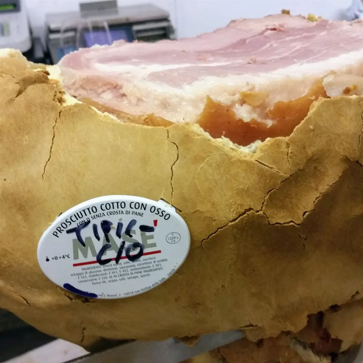 Ritorno all’Antica Corte: L'Estasi del Prosciutto in Crosta a "Salumi da Re"