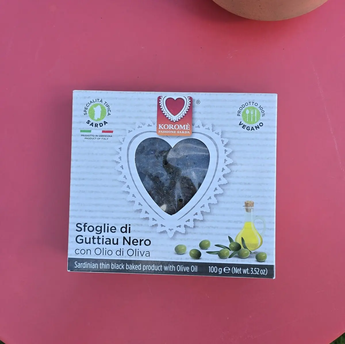 Sfoglie di Guttiau Nero Koromè, il carasau nero che vale tre euro e venti