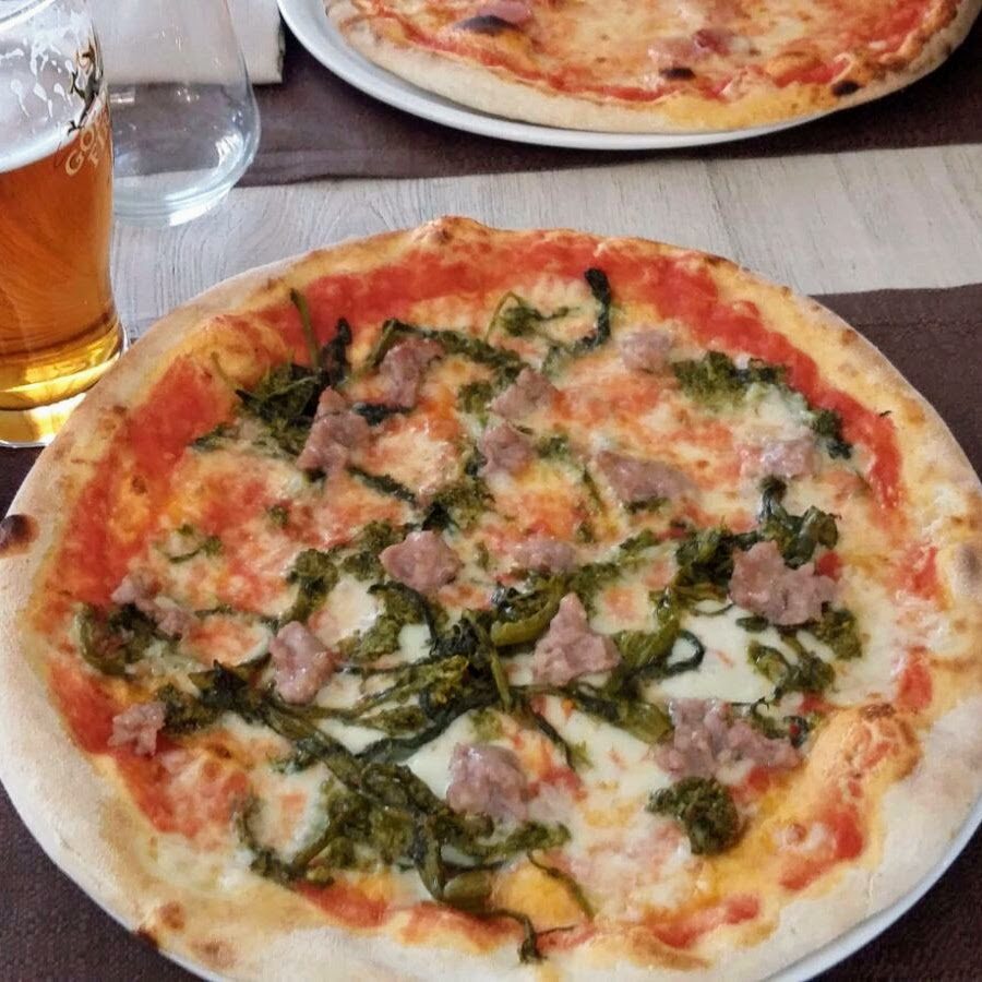 Il peso della gloria: cronache (lievitate) da Carmelo, dove la pizza non si finisce mai