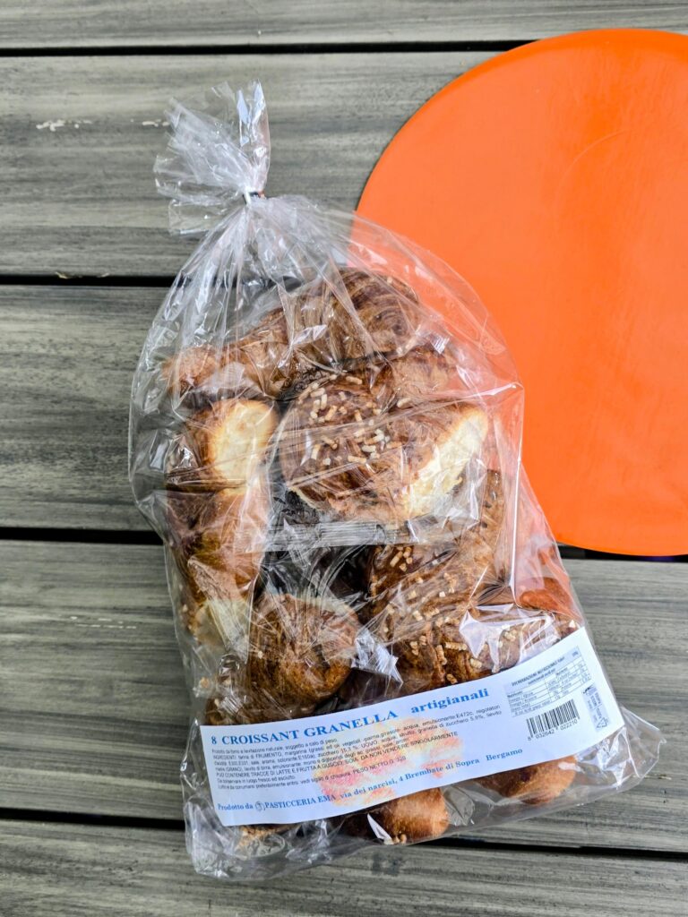 otto croissant granella artigianali pasticceria ema brembate di sopra bergamo in sacchetto trasparente