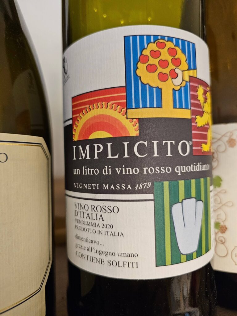 Bottiglia di Implicito, vino rosso quotidiano di Vigneti Massa