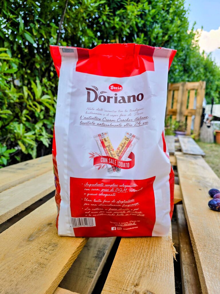 Dichiarazione nutrizionale dei cracker Doriano: 455 kcal, 15 g di grassi, 2,2 g di sale per 100 grammi